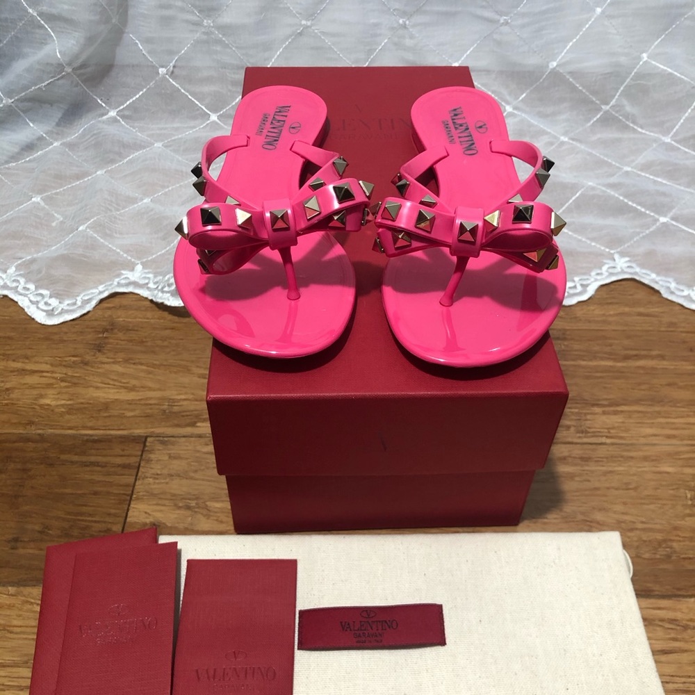 ❌SOLD❌Valentino Garavani Bow Rockstud Flip Flops